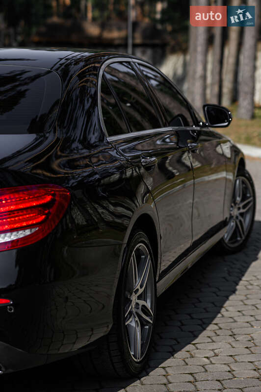 Седан Mercedes-Benz E-Class 2016 в Львові