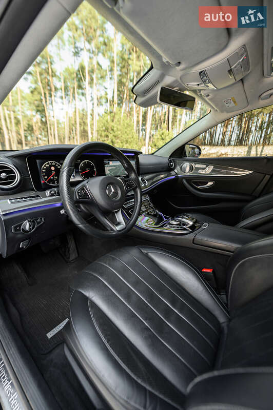 Седан Mercedes-Benz E-Class 2016 в Львові
