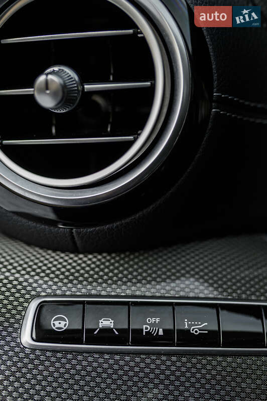 Седан Mercedes-Benz E-Class 2016 в Львові