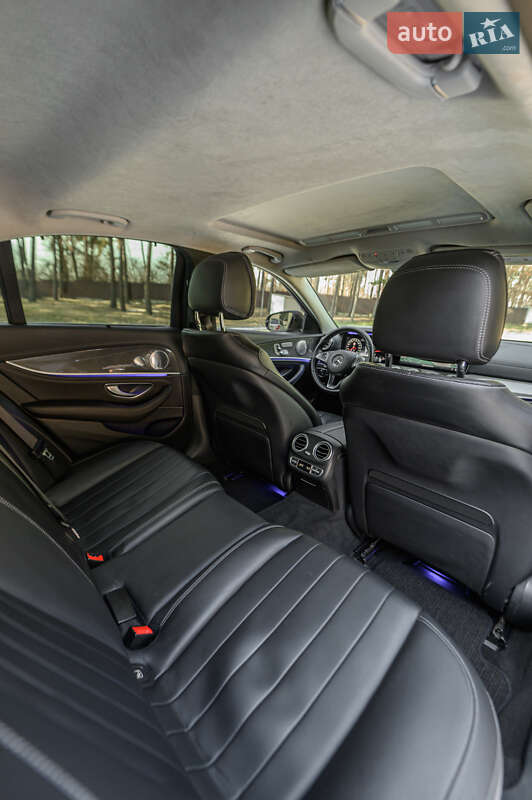 Седан Mercedes-Benz E-Class 2016 в Львові