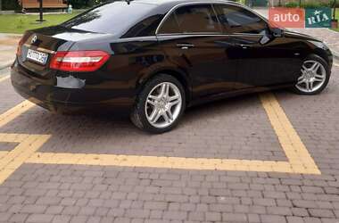 Седан Mercedes-Benz E-Class 2010 в Самборі