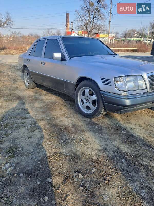Седан Mercedes-Benz E-Class 1993 в Кіцмані