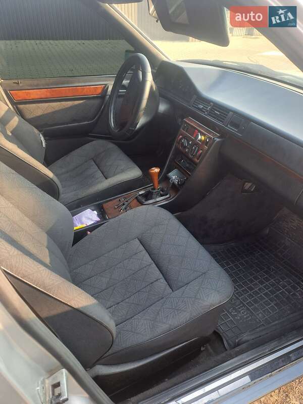 Седан Mercedes-Benz E-Class 1993 в Кіцмані