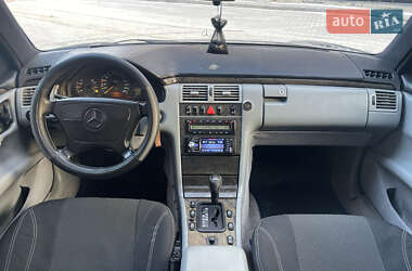 Седан Mercedes-Benz E-Class 1996 в 