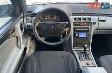 Седан Mercedes-Benz E-Class 1996 в 