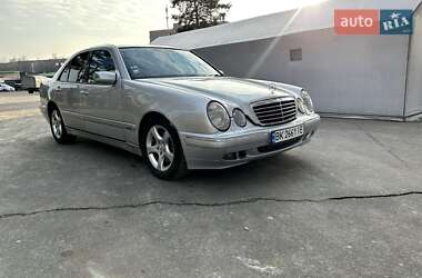 Седан Mercedes-Benz E-Class 2001 в 