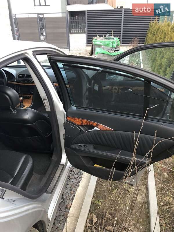 Седан Mercedes-Benz E-Class 2003 в Львові