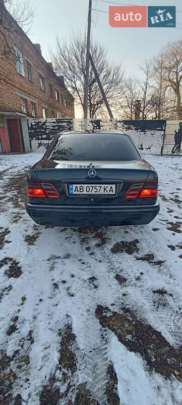 Седан Mercedes-Benz E-Class 1996 в Прилуках