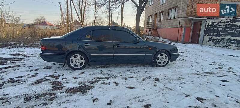 Седан Mercedes-Benz E-Class 1996 в Прилуках