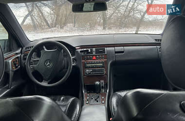 Седан Mercedes-Benz E-Class 1997 в Києві