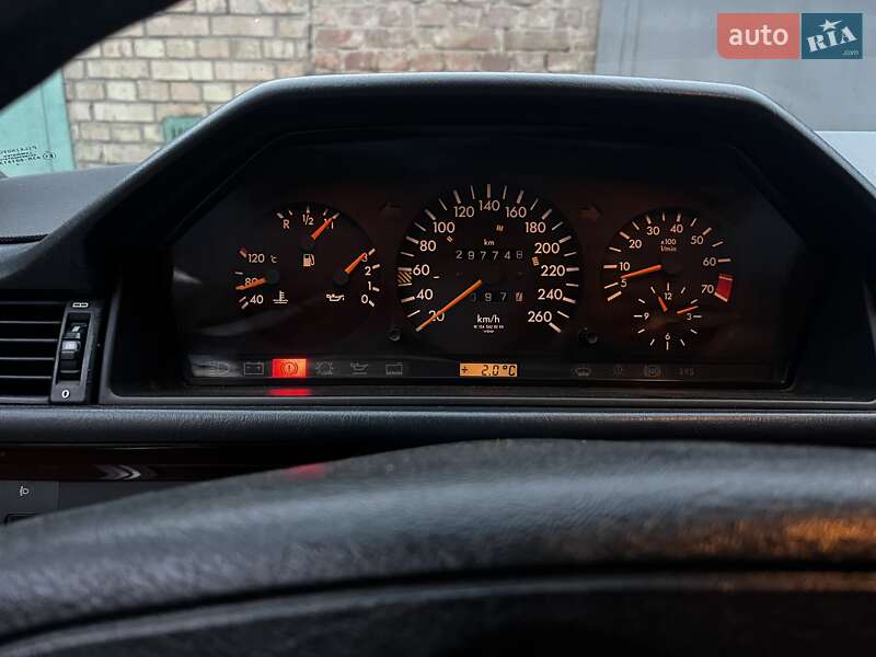 Седан Mercedes-Benz E-Class 1995 в Києві