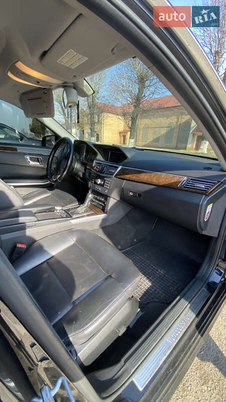 Седан Mercedes-Benz E-Class 2010 в Чернобае