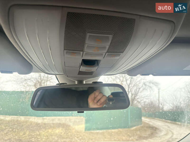 Седан Mercedes-Benz E-Class 2014 в Киеве