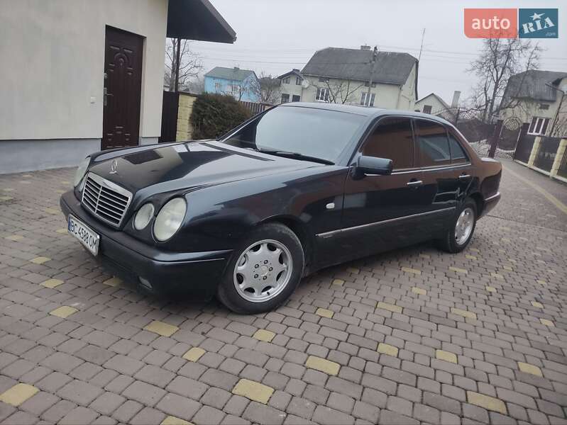 Седан Mercedes-Benz E-Class 1997 в Самборе