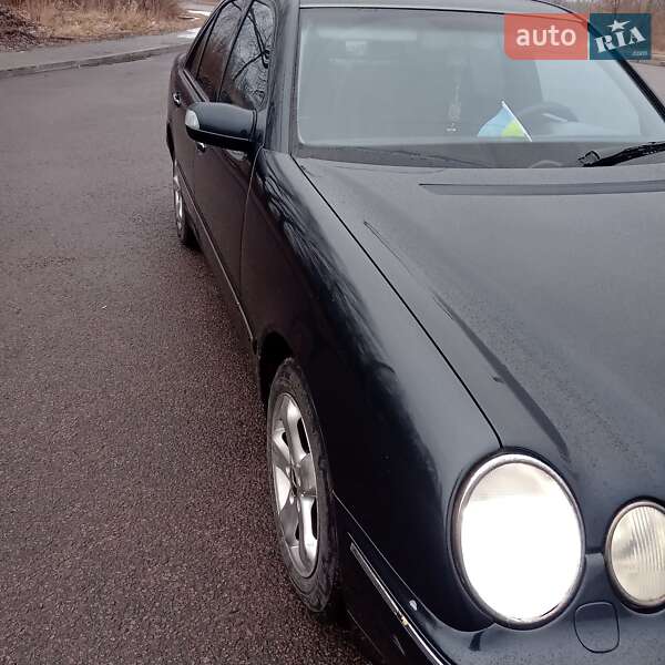Седан Mercedes-Benz E-Class 2000 в Львове