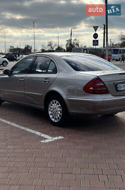 Седан Mercedes-Benz E-Class 2004 в 
