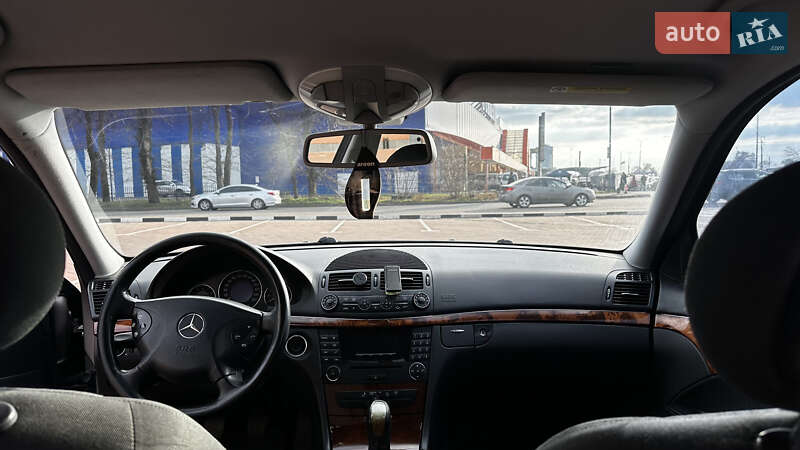 Mercedes-Benz E-Class 2004