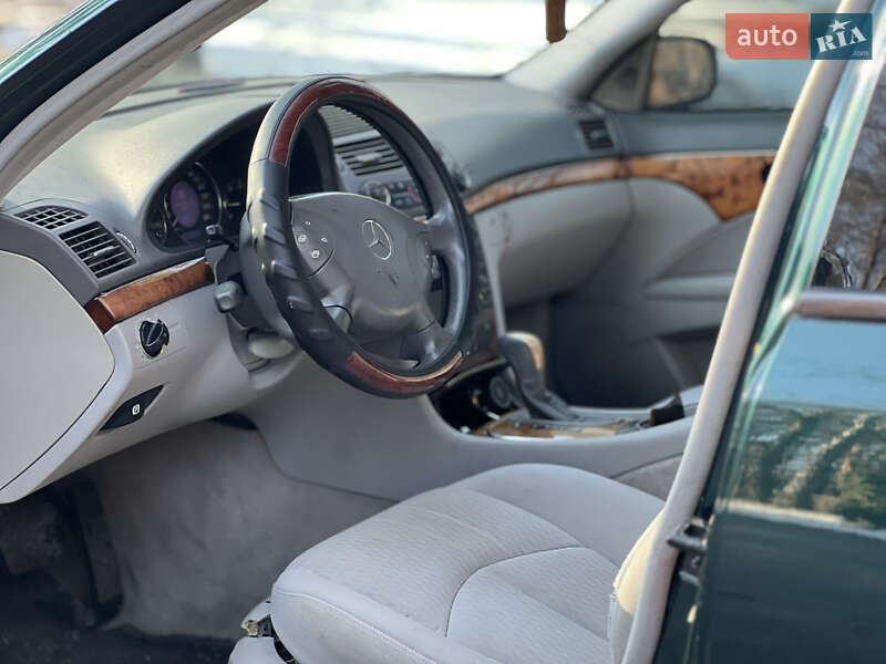 Седан Mercedes-Benz E-Class 2003 в Луцке