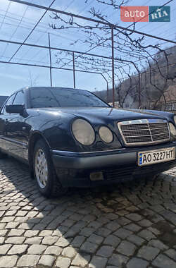 Седан Mercedes-Benz E-Class 1998 в 