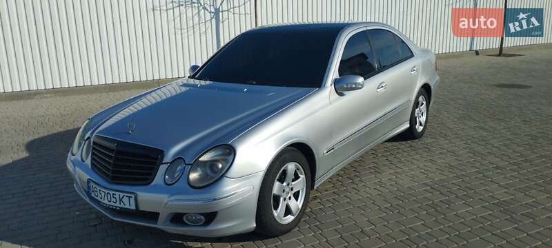 Седан Mercedes-Benz E-Class 2004 в Гайсине