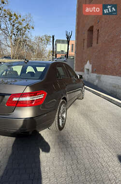 Седан Mercedes-Benz E-Class 2012 в 