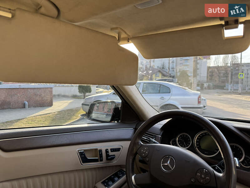 Седан Mercedes-Benz E-Class 2010 в Львове