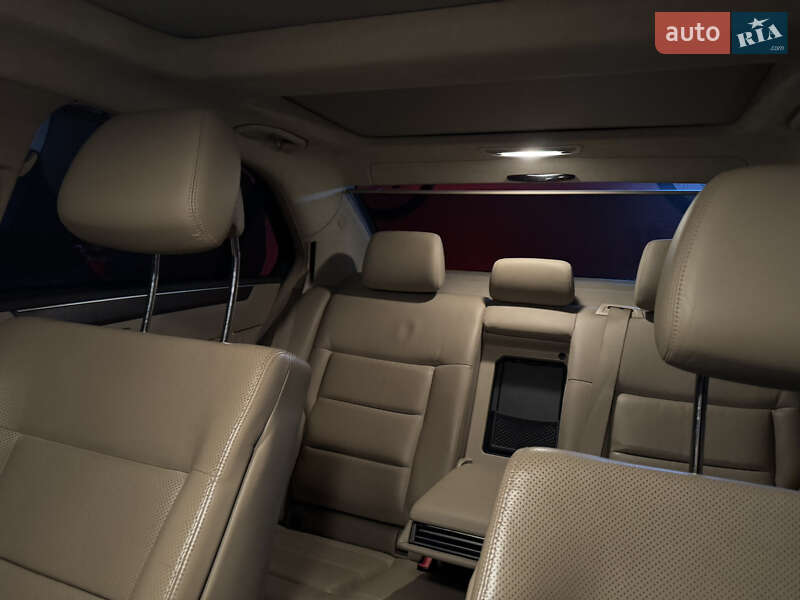 Седан Mercedes-Benz E-Class 2010 в Львове