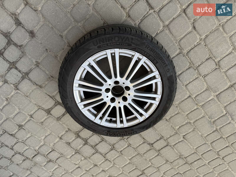 Седан Mercedes-Benz E-Class 2010 в Львове