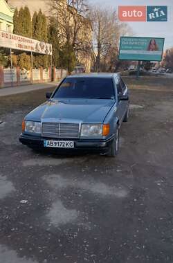Седан Mercedes-Benz E-Class 1987 в 