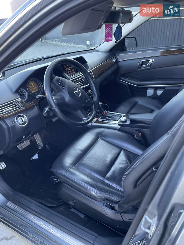 Седан Mercedes-Benz E-Class 2011 в Каменец-Подольском