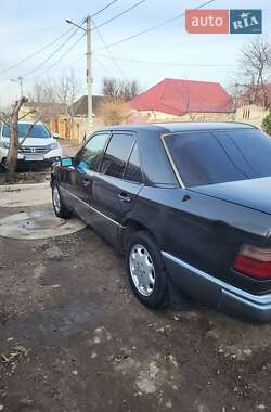 Седан Mercedes-Benz E-Class 1995 в Миколаєві