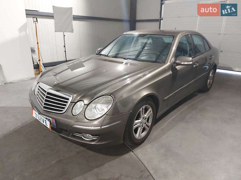 Седан Mercedes-Benz E-Class 2007 в Золочеве