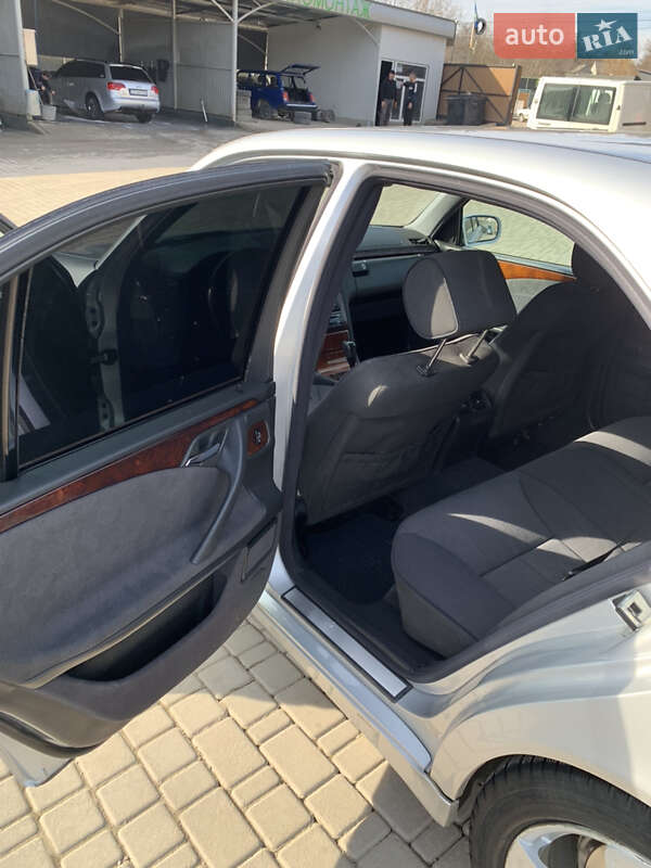 Седан Mercedes-Benz E-Class 2002 в Недобоевцах