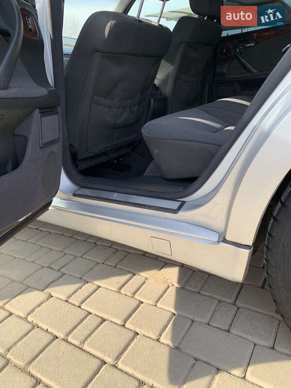 Седан Mercedes-Benz E-Class 2002 в Недобоевцах