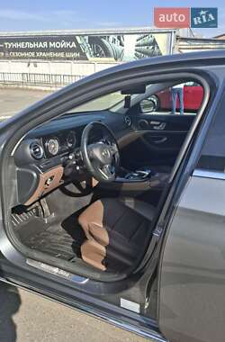 Седан Mercedes-Benz E-Class 2018 в 