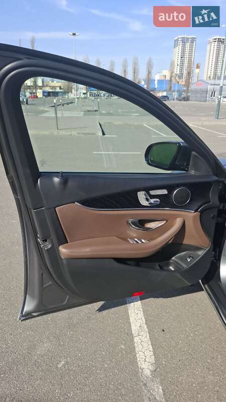 Седан Mercedes-Benz E-Class 2018 в Києві