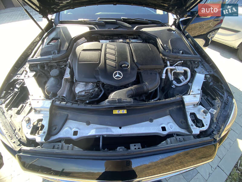 Седан Mercedes-Benz E-Class 2018 в Воловцю