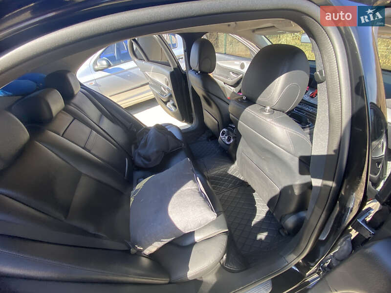 Седан Mercedes-Benz E-Class 2018 в Воловцю
