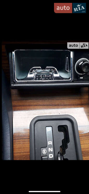 Седан Mercedes-Benz E-Class 1989 в Днепре