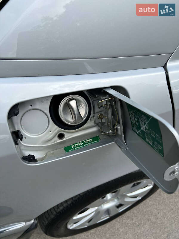 Седан Mercedes-Benz E-Class 1989 в Днепре