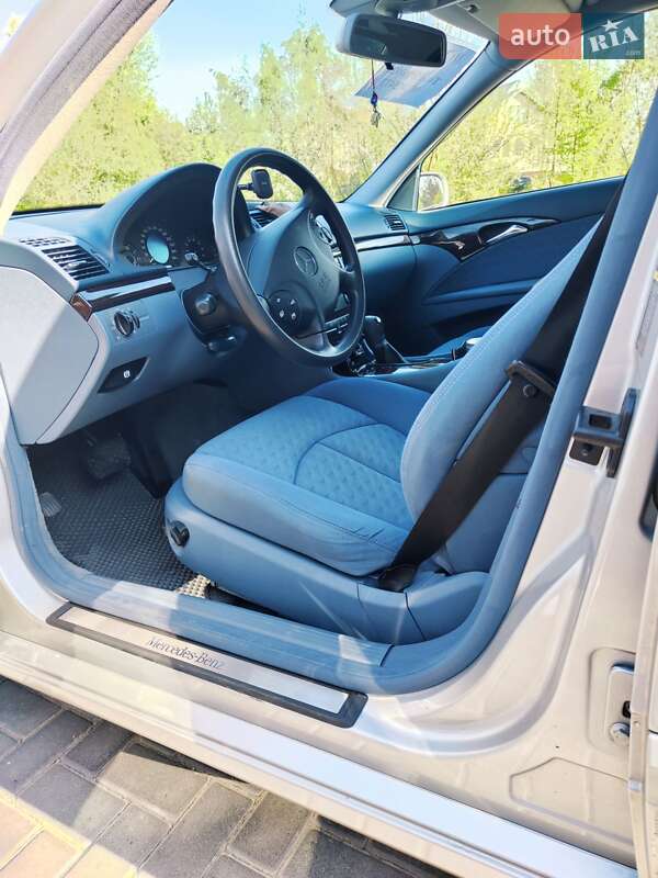 Седан Mercedes-Benz E-Class 2003 в Івано-Франківську