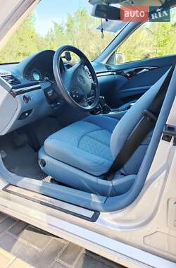 Седан Mercedes-Benz E-Class 2003 в 
