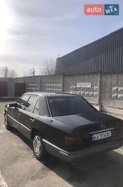 Седан Mercedes-Benz E-Class 1988 в 