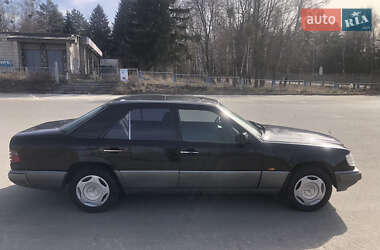 Седан Mercedes-Benz E-Class 1988 в 