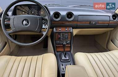 Седан Mercedes-Benz E-Class 1986 в 
