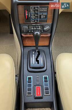 Седан Mercedes-Benz E-Class 1986 в 