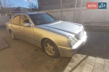 Седан Mercedes-Benz E-Class 2000 в Мукачевому