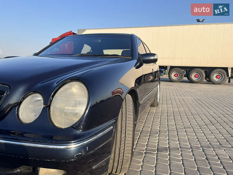Седан Mercedes-Benz E-Class 2002 в Харькове