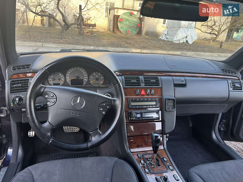 Седан Mercedes-Benz E-Class 2002 в Харькове