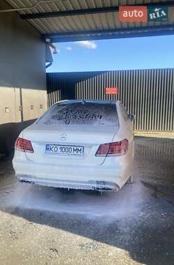 Седан Mercedes-Benz E-Class 2012 в  фото 2 Седан Mercedes-Benz E-Class 2012 в